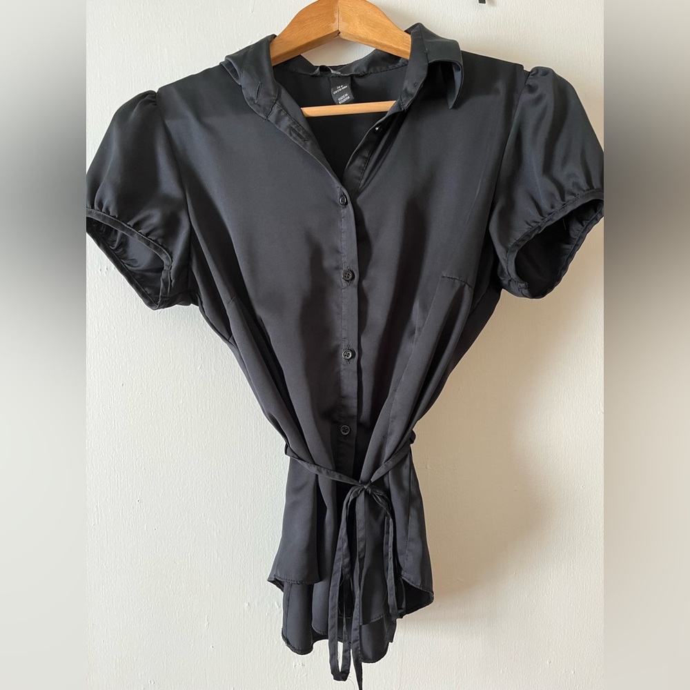 H&M Blouse short sleeved US size 8